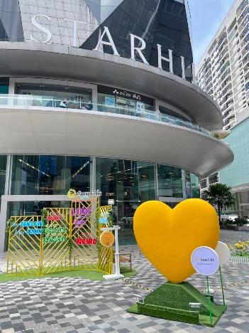 Celebrate Global Love Day with Big Yellow Heart Pop-Up